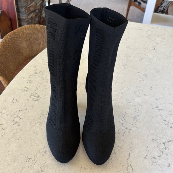 Elegant Black Women's Boots - Picture 2 of 6